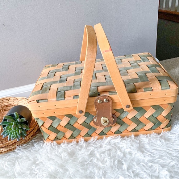 Vintage Wicker Picnic Basket with Gingham Lining